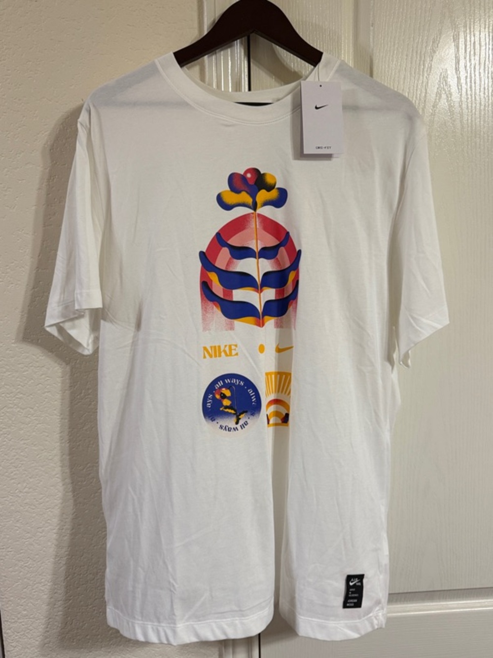 Nike White Short-Sleeve Tee with Multicolor Graphic by Jordan Moss Men’s XL